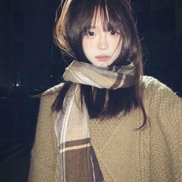 娇憨女郎